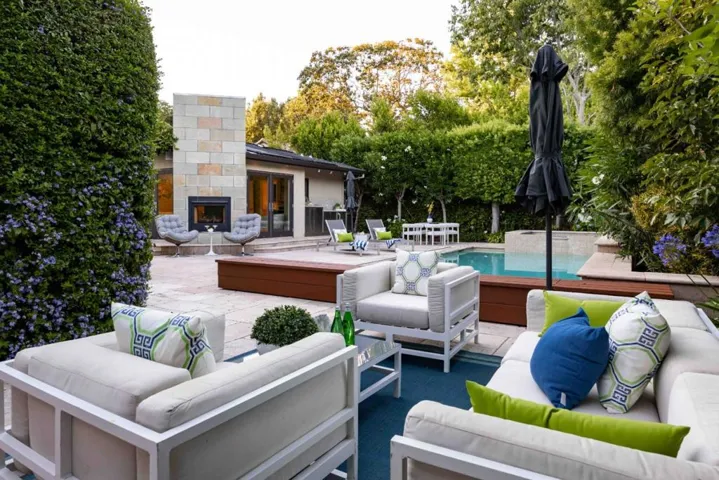 1433 Dana Avenue, Palo Alto, California 94301