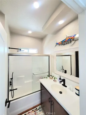 2nd bathroom