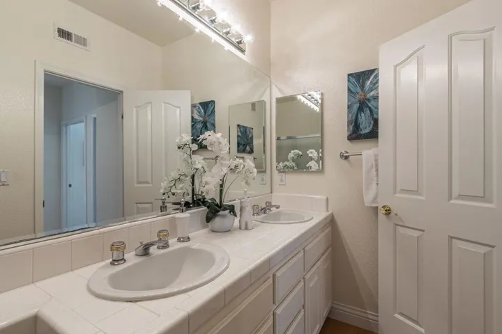 2127 Vizcaya Way, Campbell, California 95008