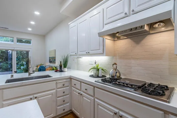2127 Vizcaya Way, Campbell, California 95008