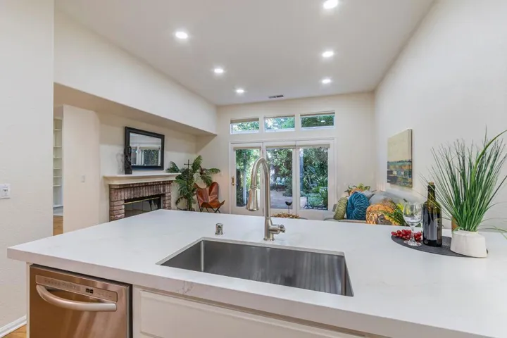 2127 Vizcaya Way, Campbell, California 95008