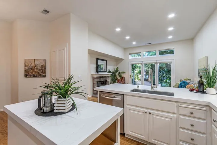 2127 Vizcaya Way, Campbell, California 95008
