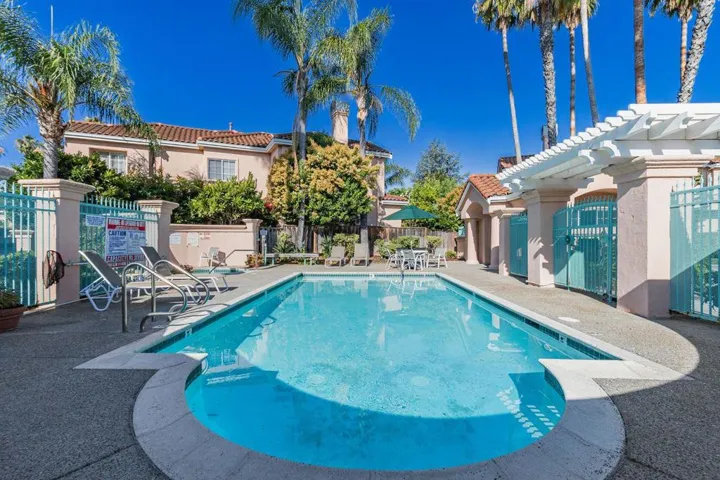 2127 Vizcaya Way, Campbell, California 95008