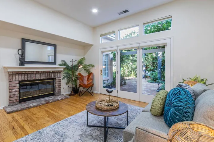 2127 Vizcaya Way, Campbell, California 95008