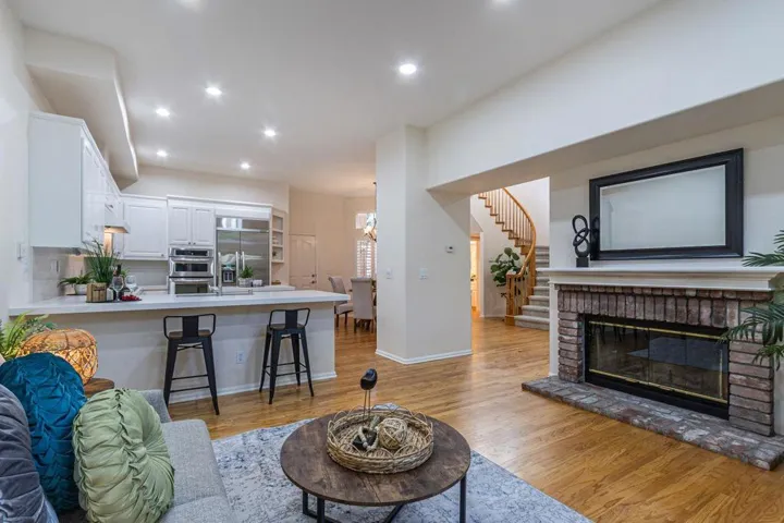 2127 Vizcaya Way, Campbell, California 95008