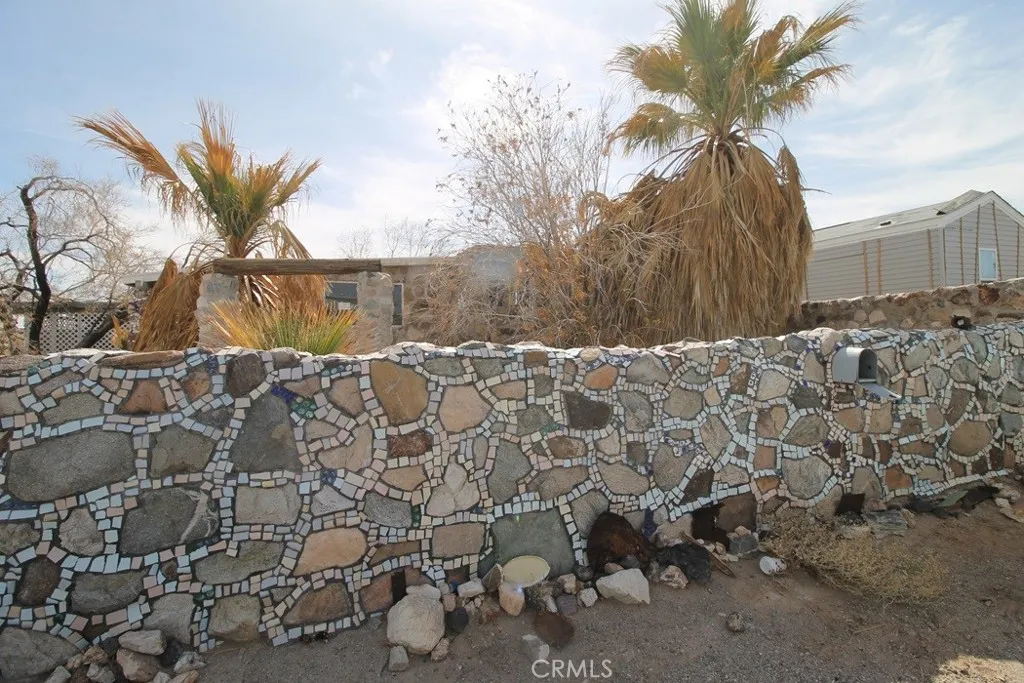 1233 Desert Drive, Needles, California 92363 home-pic-15