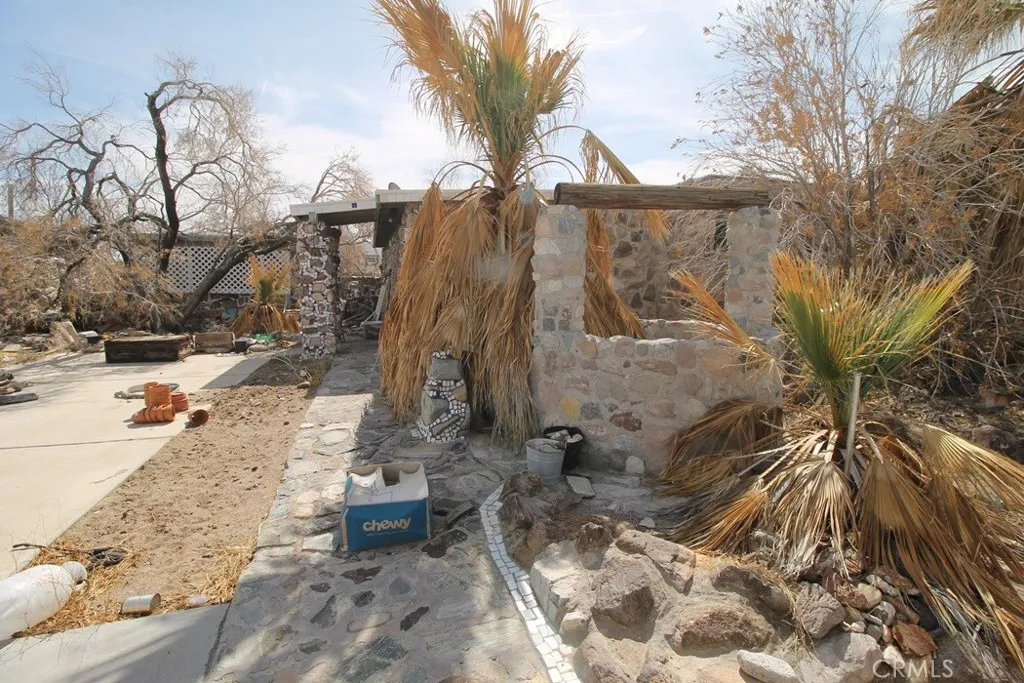 1233 Desert Drive, Needles, California 92363 home-pic-11