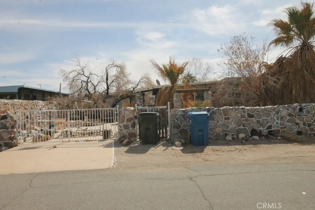 1233 Desert Drive, Needles, California 92363 home-pic-69