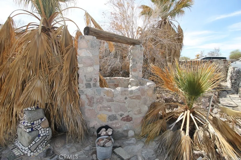 1233 Desert Drive, Needles, California 92363 home-pic-16