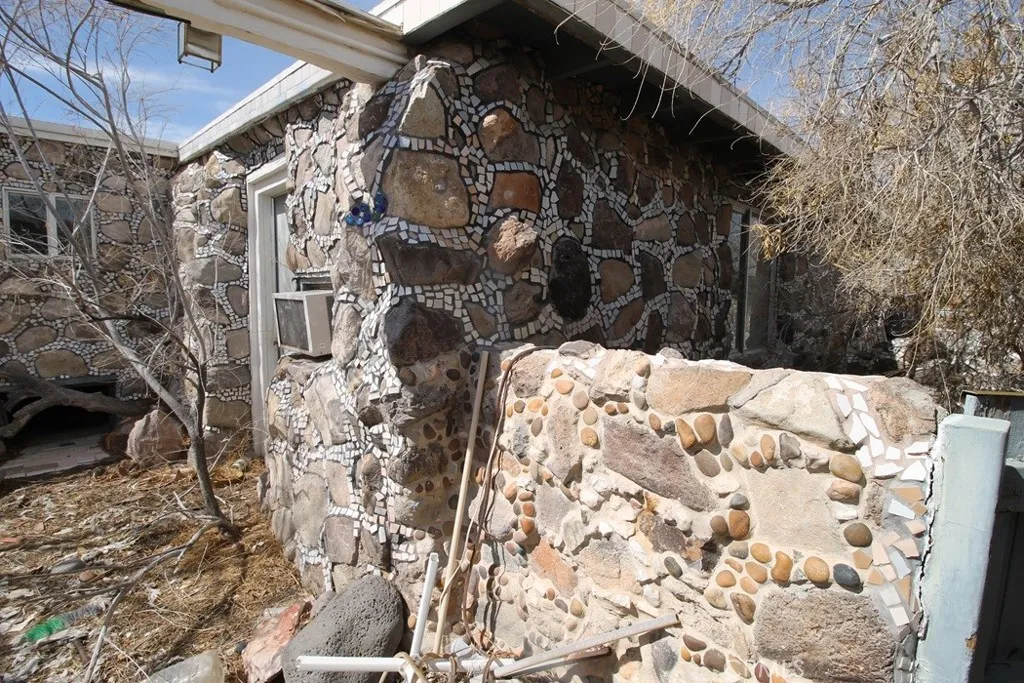 1233 Desert Drive, Needles, California 92363 home-pic-35