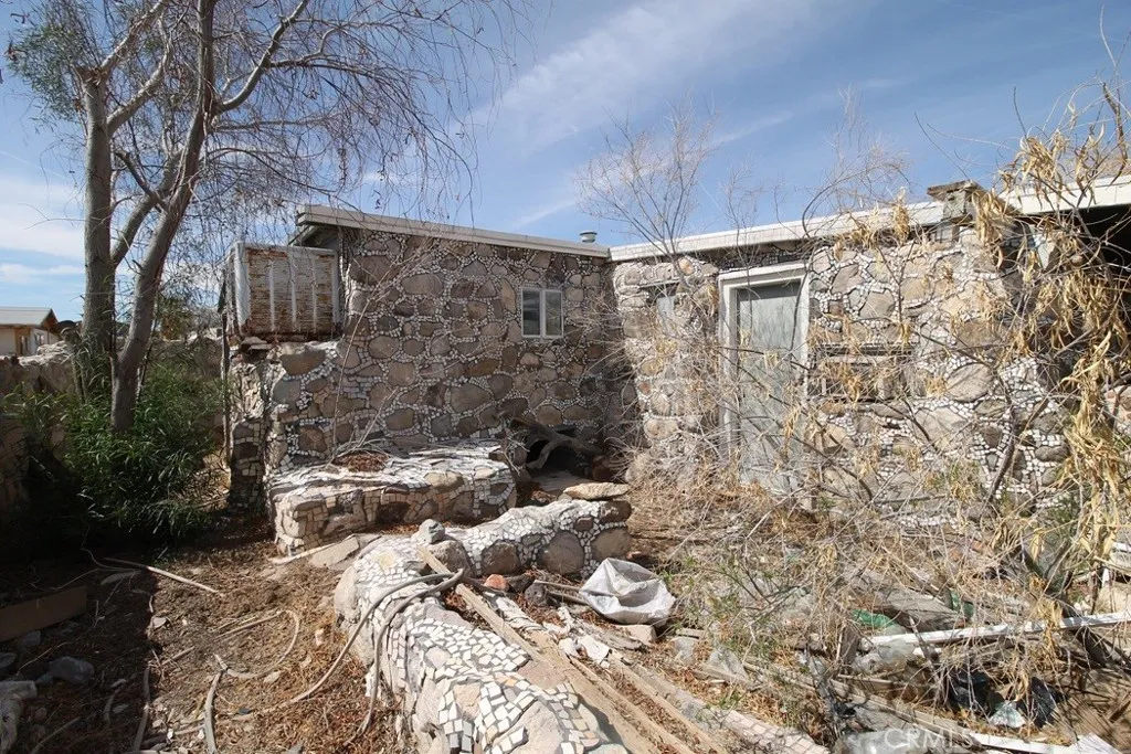1233 Desert Drive, Needles, California 92363 home-pic-32