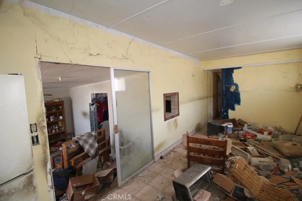 1233 Desert Drive, Needles, California 92363 home-pic-64