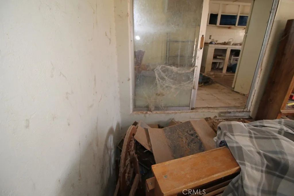 1233 Desert Drive, Needles, California 92363 home-pic-45