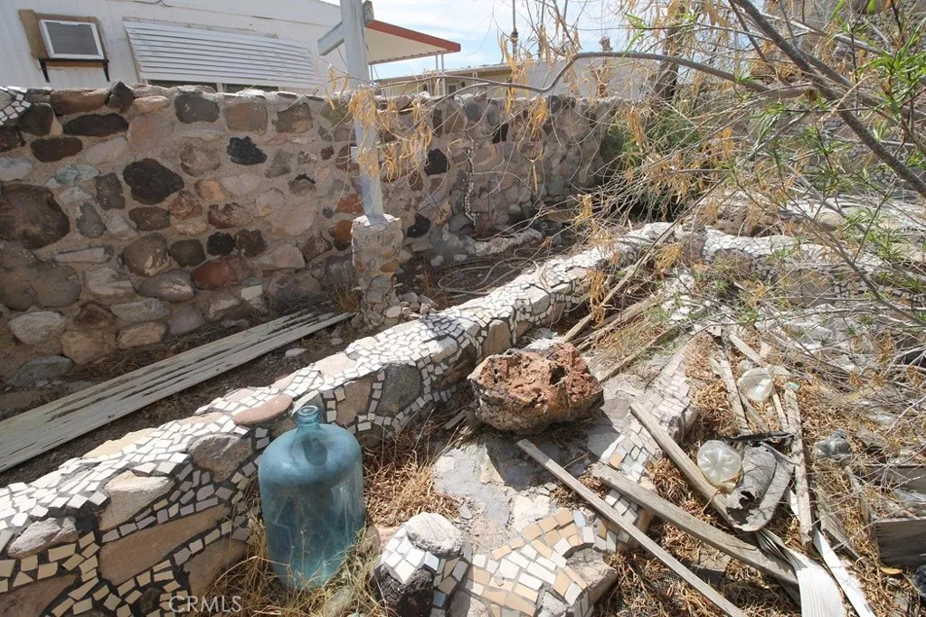 1233 Desert Drive, Needles, California 92363 home-pic-31