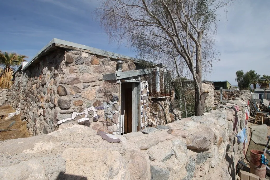 1233 Desert Drive, Needles, California 92363 home-pic-3