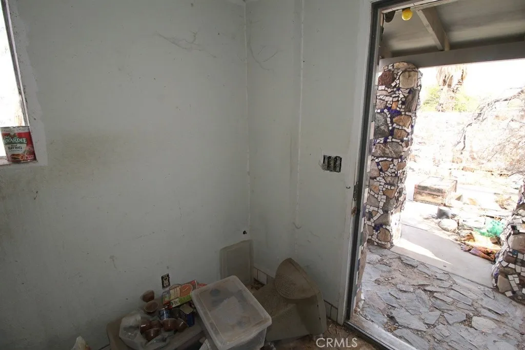 1233 Desert Drive, Needles, California 92363 home-pic-38