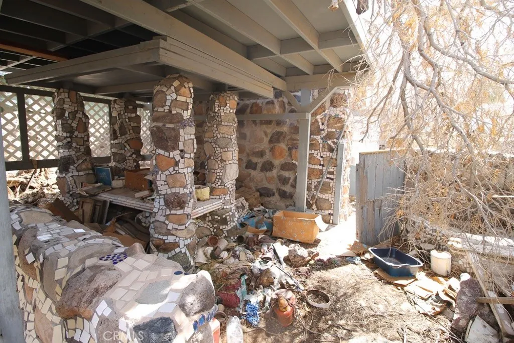 1233 Desert Drive, Needles, California 92363 home-pic-23