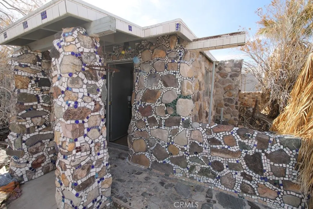 1233 Desert Drive, Needles, California 92363 home-pic-18