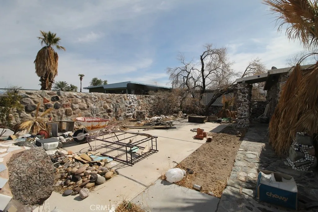 1233 Desert Drive, Needles, California 92363 home-pic-13