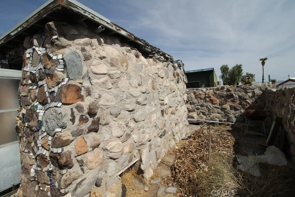 1233 Desert Drive, Needles, California 92363 home-pic-33