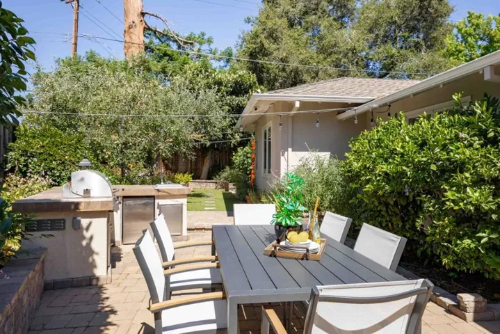 640 Rhodes Drive, Palo Alto, California 94303