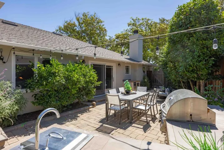 640 Rhodes Drive, Palo Alto, California 94303