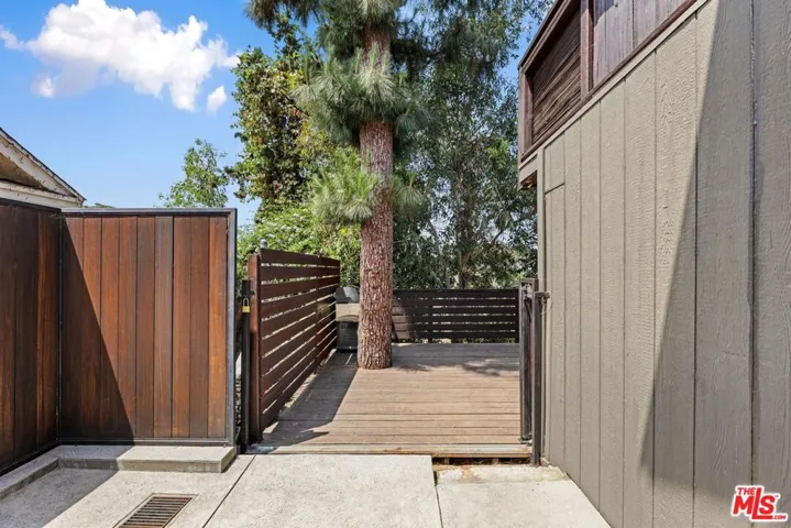 422 Holland Avenue, Los Angeles, California 90042