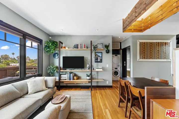 422 Holland Avenue, Los Angeles, California 90042