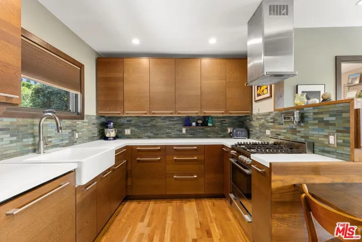 422 Holland Avenue, Los Angeles, California 90042
