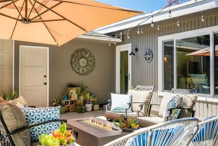 895 La Canada Verdugo Road, Pasadena, California 91103