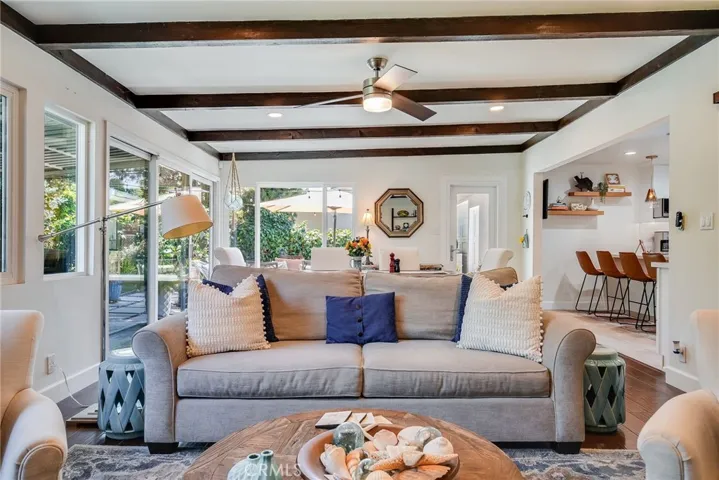 895 La Canada Verdugo Road, Pasadena, California 91103