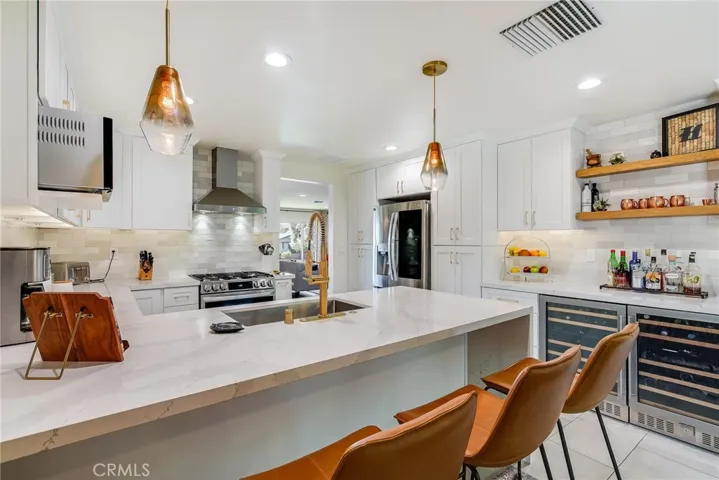 895 La Canada Verdugo Road, Pasadena, California 91103