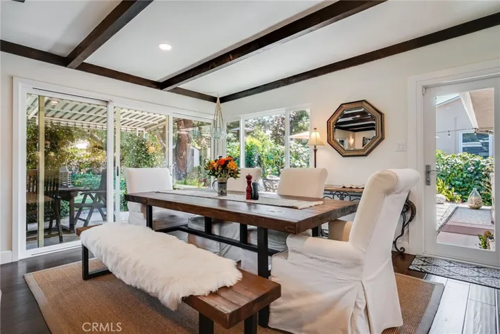 895 La Canada Verdugo Road, Pasadena, California 91103