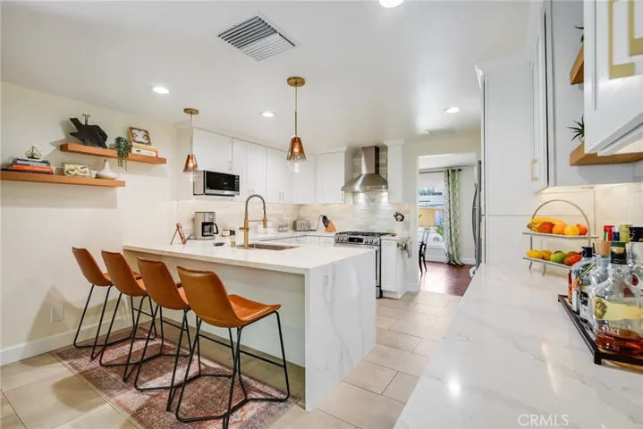 895 La Canada Verdugo Road, Pasadena, California 91103
