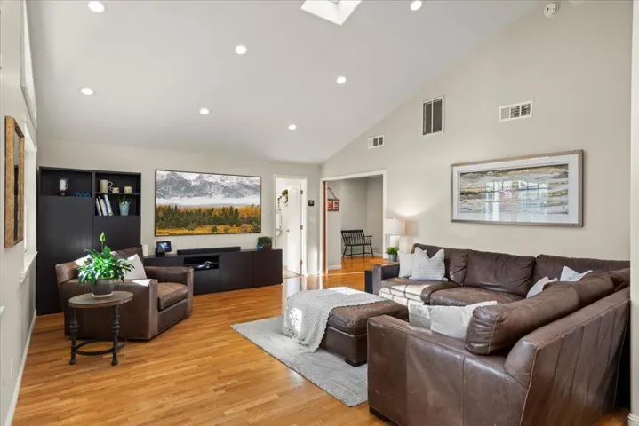 45 Hunt Way, Campbell, California 95008