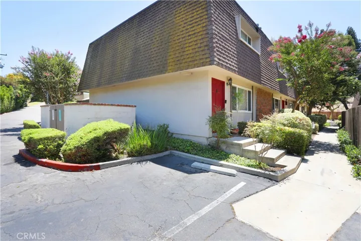 3733 N Harbor Boulevard 22, Fullerton, California 92835