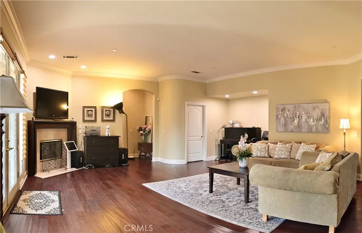 21 E Las Flores Avenue, Arcadia, California 91006