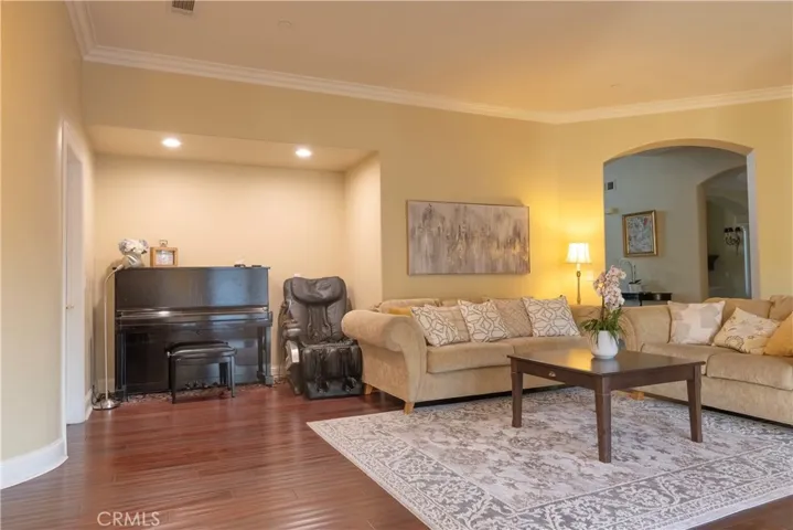 21 E Las Flores Avenue, Arcadia, California 91006
