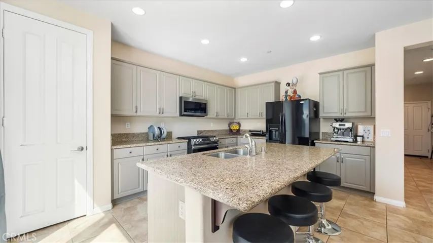 5430 Padua Way, Fontana, California 92336