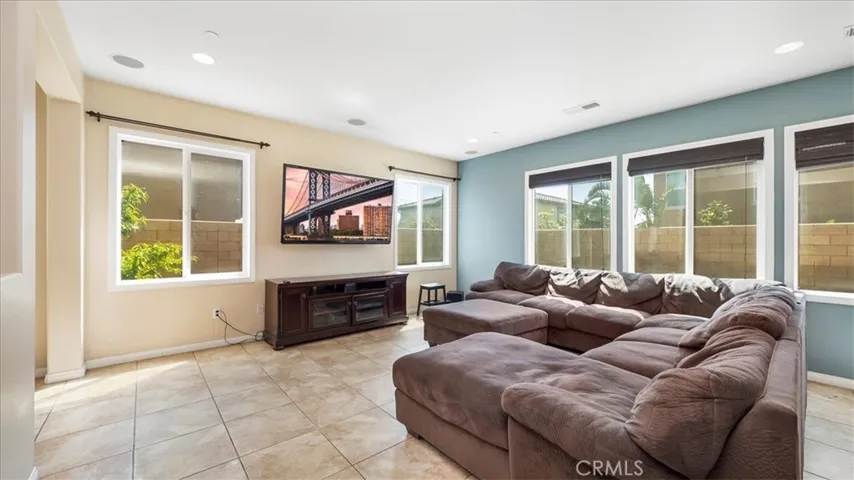 5430 Padua Way, Fontana, California 92336