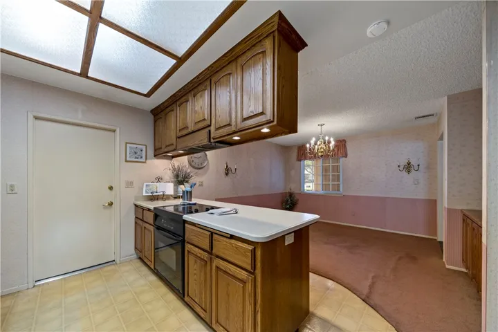 The peninsula has a built-in cook-top.