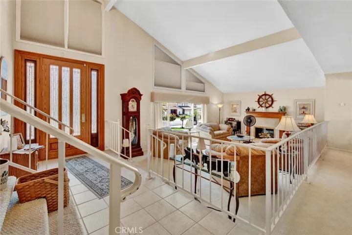 Entry/Living Room