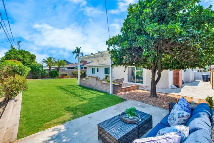 17174 Santa Madrina Street, Fountain Valley, California 92708