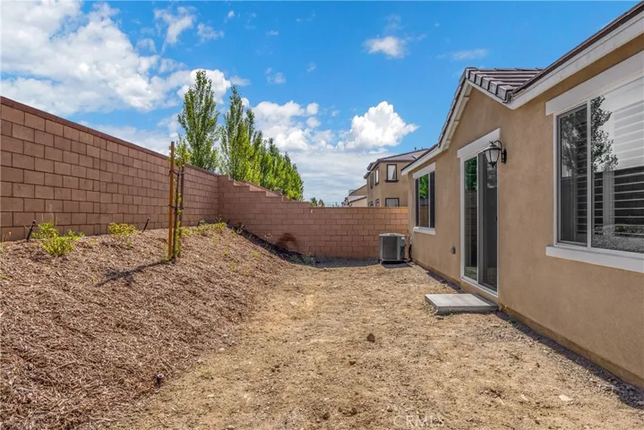 16692 Yarrow Lane, Fontana, California 92336