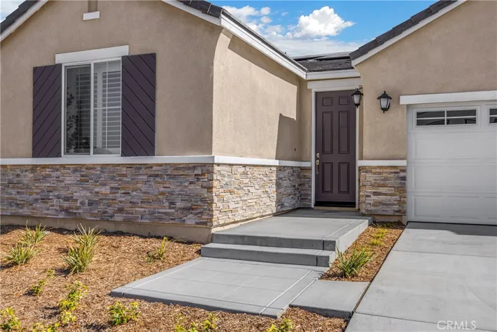 16692 Yarrow Lane, Fontana, California 92336
