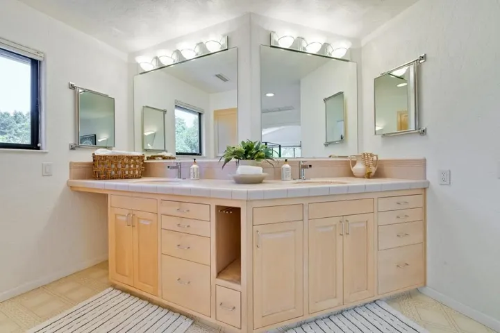 20 Nunes Road, Watsonville, California 95076