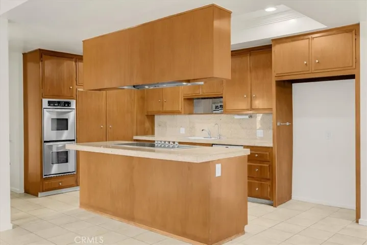 5833 Briartree Drive, La Canada Flintridge, California 91011