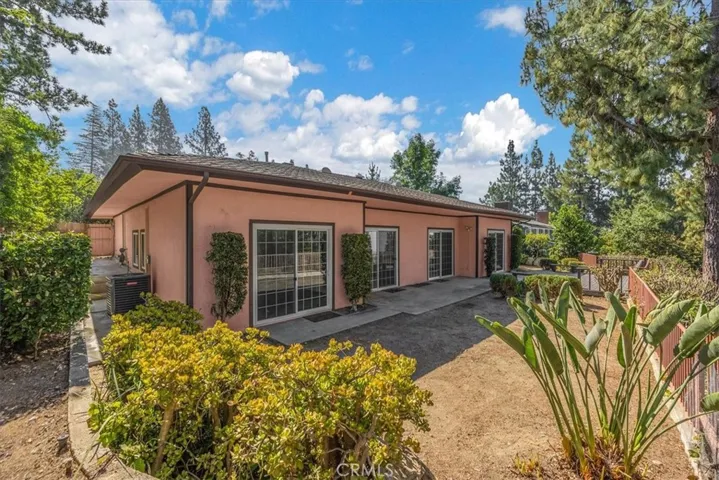 5833 Briartree Drive, La Canada Flintridge, California 91011