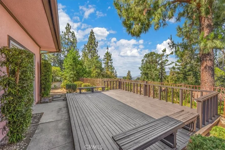 5833 Briartree Drive, La Canada Flintridge, California 91011