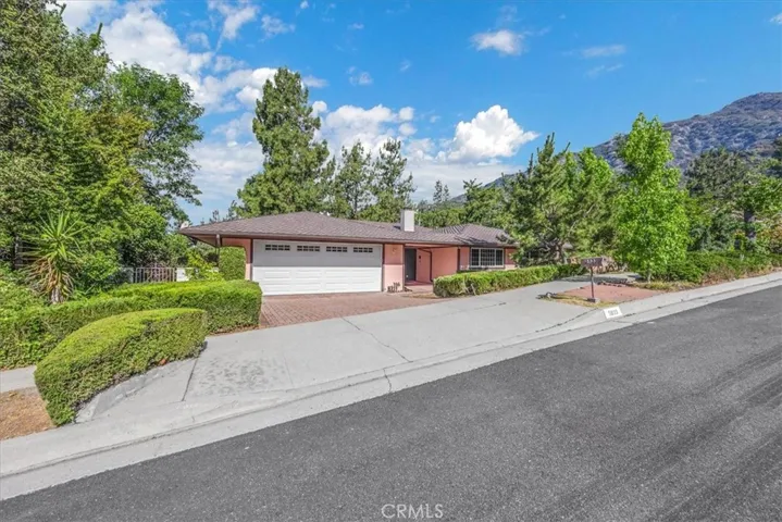 5833 Briartree Drive, La Canada Flintridge, California 91011